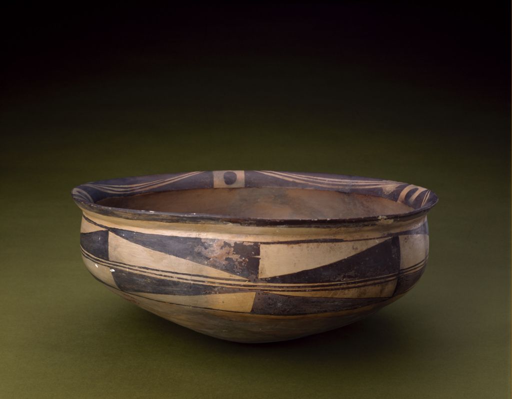 图片[1]-Yangshao culture painted pottery geometric pattern basin-China Archive